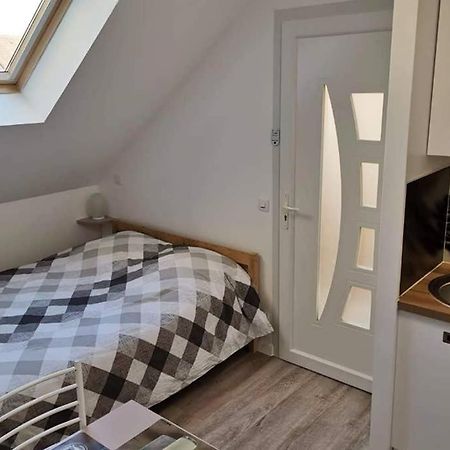 Апартаменты Studio Cosy Douillet Et Fonctionnel Савигны-Ле-Темпле Экстерьер фото