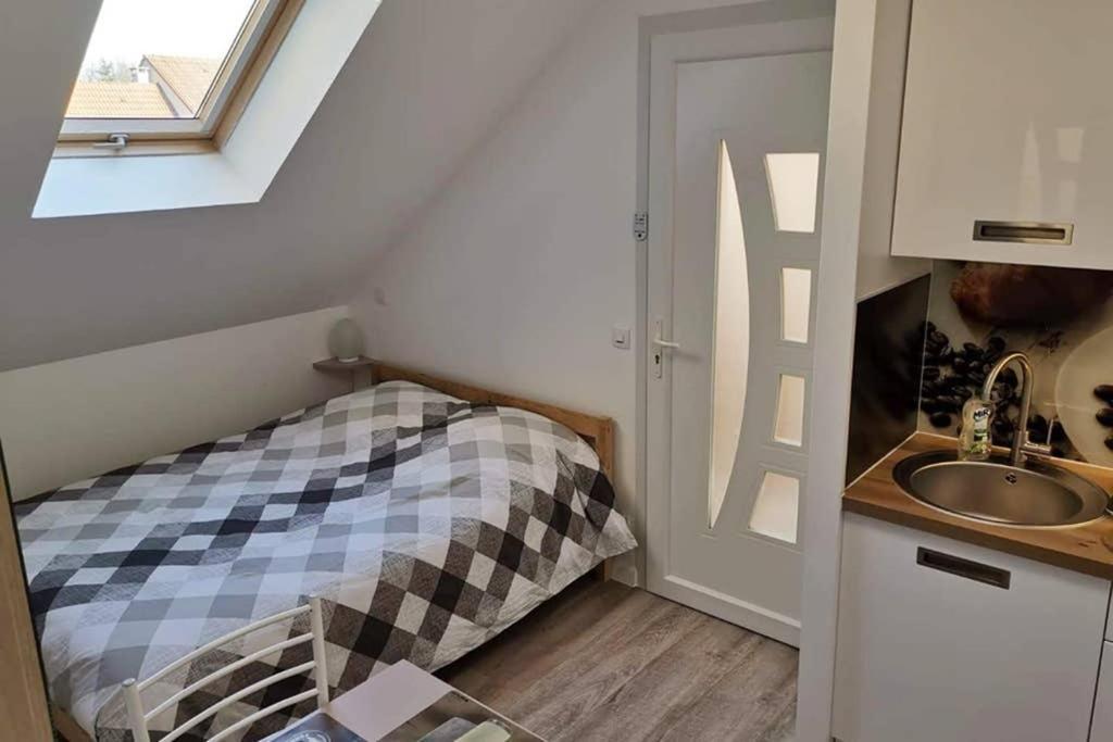 Апартаменты Studio Cosy Douillet Et Fonctionnel Савигны-Ле-Темпле Экстерьер фото