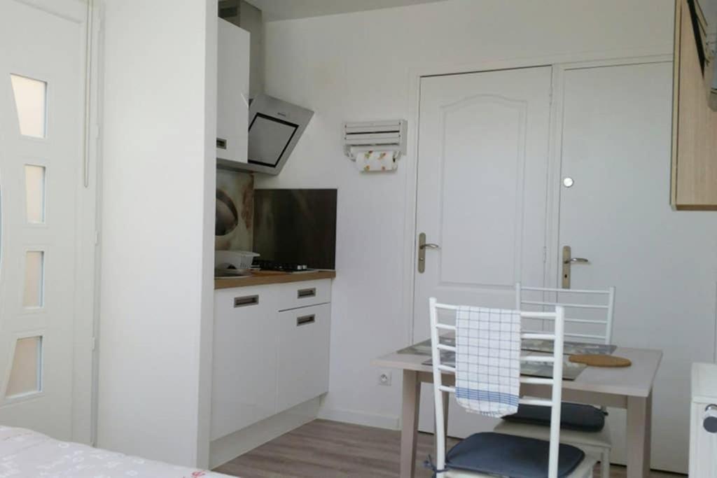 Апартаменты Studio Cosy Douillet Et Fonctionnel Савигны-Ле-Темпле Экстерьер фото